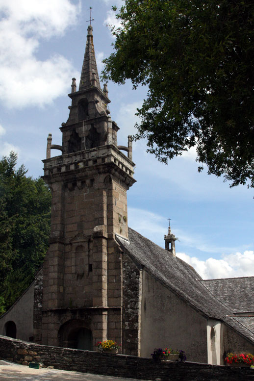 glise de Locqunol