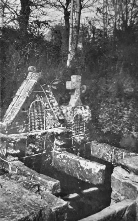 Fontaines Notre-Dame et de Saint-Gunol  Locunol (Bretagne).