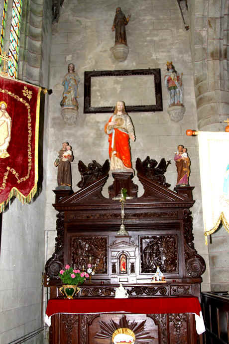 Autel latral gauche de l'glise Saint-Emilion de Loguivy-Plougras (Bretagne)