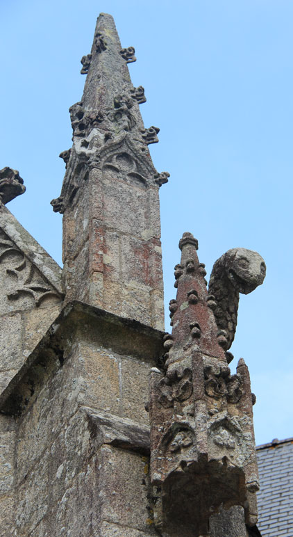 Gargouille de l'ancienne glise Saint-Ivy de Loguivy-Plougras (Bretagne)