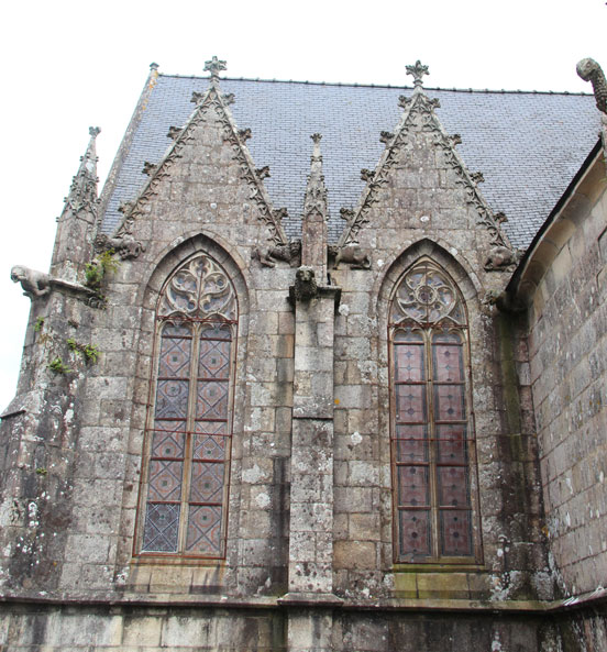 L'ancienne glise Saint-Ivy de Loguivy-Plougras (Bretagne)