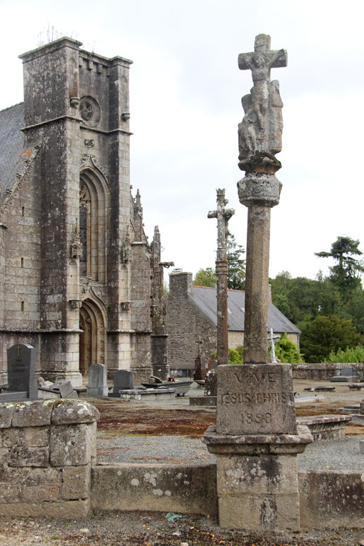 Calvaire de l'ancienne glise Saint-Ivy de Loguivy-Plougras (Bretagne)