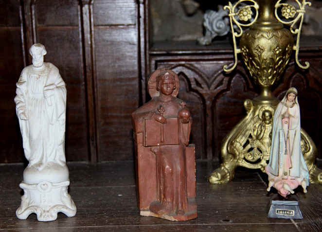 Statues de l'ancienne glise Saint-Ivy de Loguivy-Plougras (Bretagne)