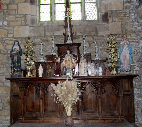 L'ancienne glise Saint-Ivy de Loguivy-Plougras (Bretagne)