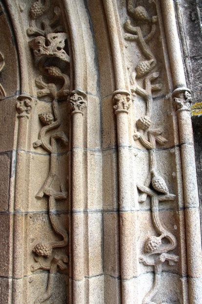 L'ancienne glise Saint-Ivy de Loguivy-Plougras (Bretagne)