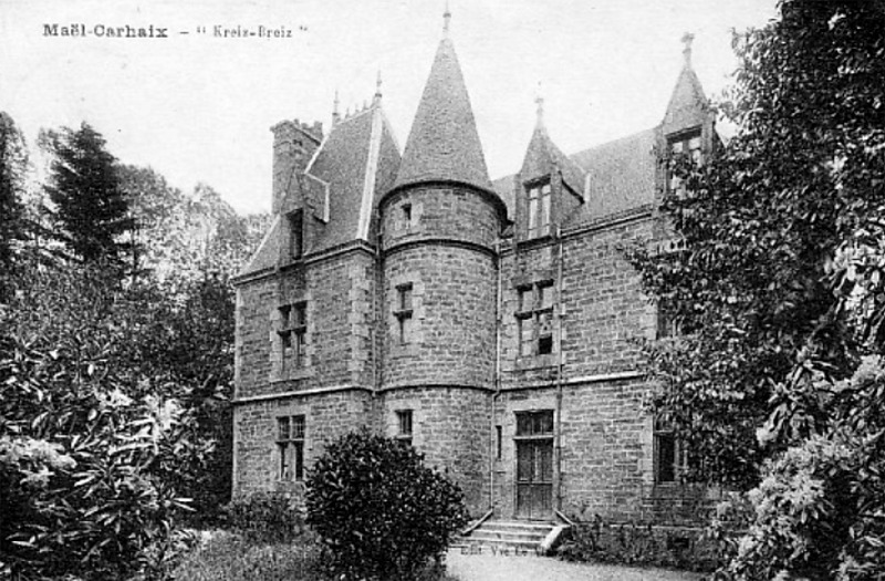 Château de Maël-Carhaix (Bretagne).