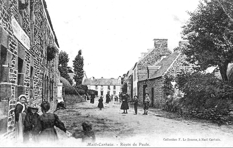 Vue de la ville de Maël-Carhaix (Bretagne).