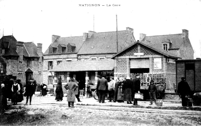 Ville de Matignon (Bretagne) : la gare.