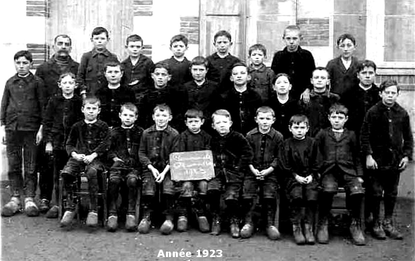 Ecole de Maumusson (anciennement en Bretagne) - Anne 1923.