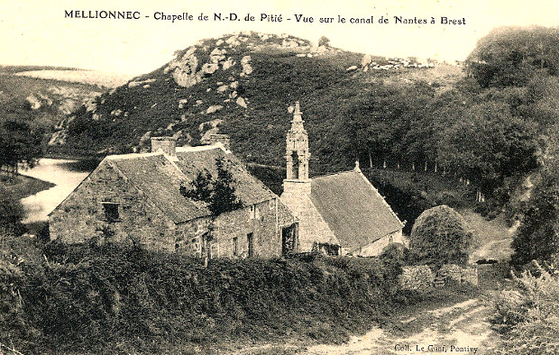 Mellionnec (Bretagne) : chapelle Notre-Dame de Pitié.