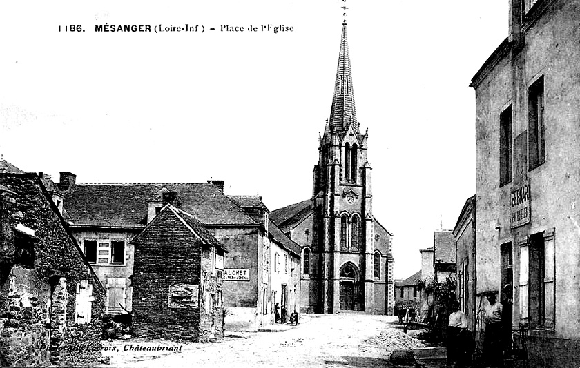 Vue de la place de l'glise  Msanger.