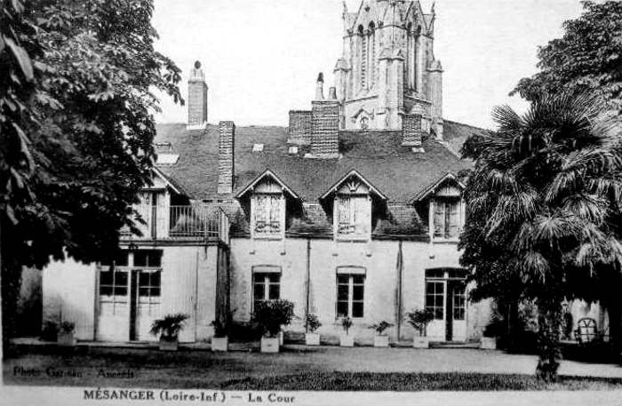 Vue de la Cour  Msanger.