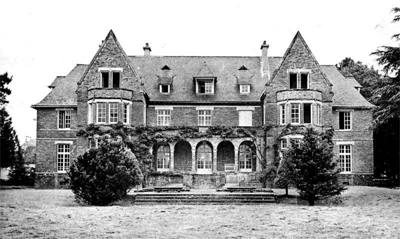 Manoir de La Pinais à Moisdon-la-Rivière (anciennement en Bretagne).