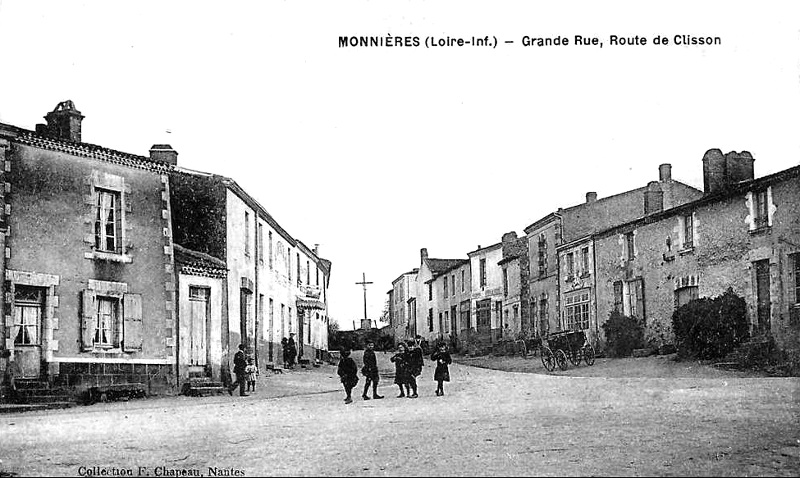 Ville de Monnires (Bretagne).