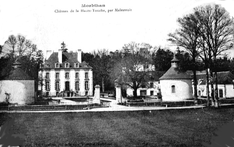 Chteau de la Haute-Touche  Monterrein (Bretagne).