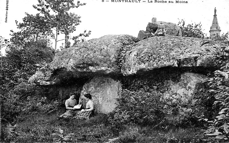 Ville de Monthault (Bretagne).