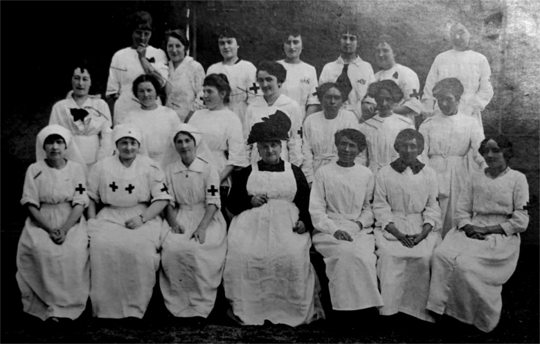  Infirmires de la Croix-Rouge de Morlaix durant la guerre de 1914-1918 (Bretagne).