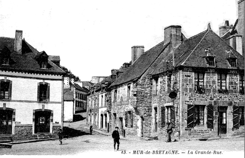 Ville de Mûr-de-Bretagne (Bretagne).