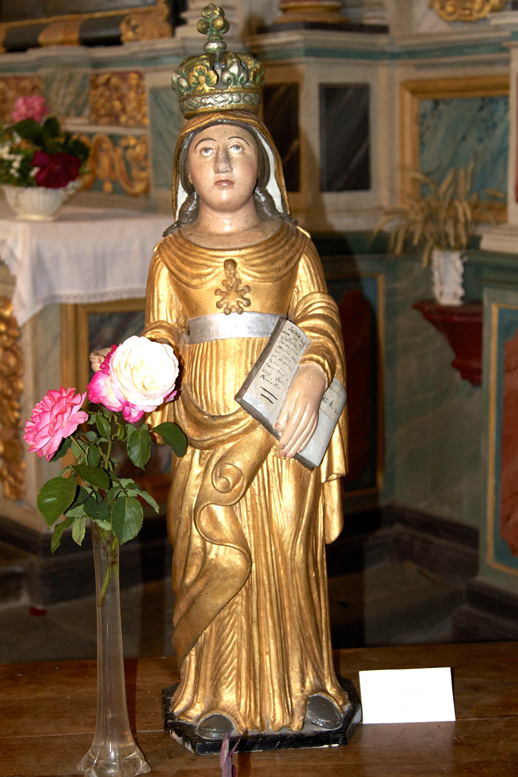 Mr-de-Bretagne : statue de la chapelle Sainte-Suzanne