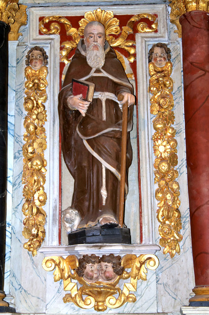 Mr-de-Bretagne : statue de la chapelle Sainte-Suzanne