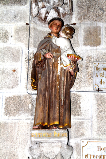 Statue de l'glise de Mr-de-Bretagne