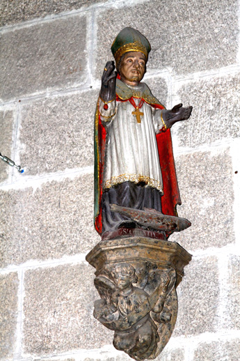 Statue de l'glise de Mr-de-Bretagne