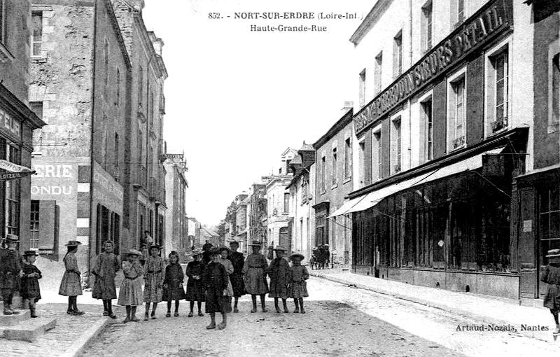 Ville de Nort-sur-Erdre (anciennement en Bretagne).