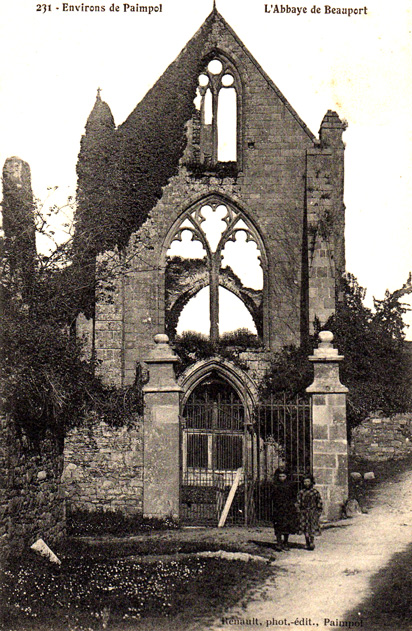 Paimpol : ruines de l'abbaye de Beauport