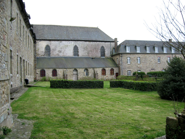 Bretagne : abbaye de Paimpont