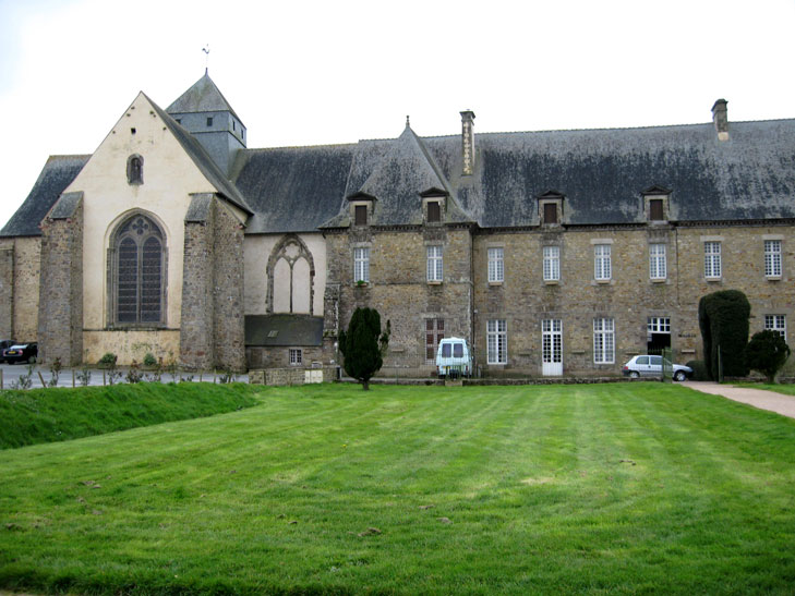 Bretagne : abbaye de Paimpont