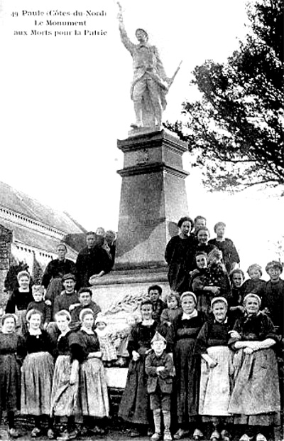 Monument aux mort de Paule (Bretagne).