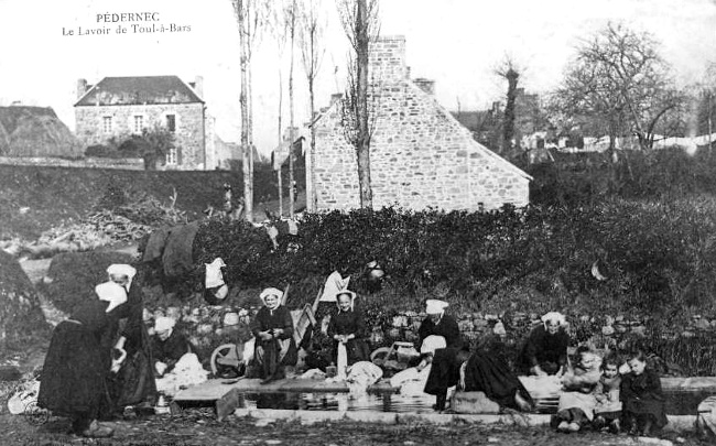 Ville de Pdernec (Bretagne) : le lavoir.