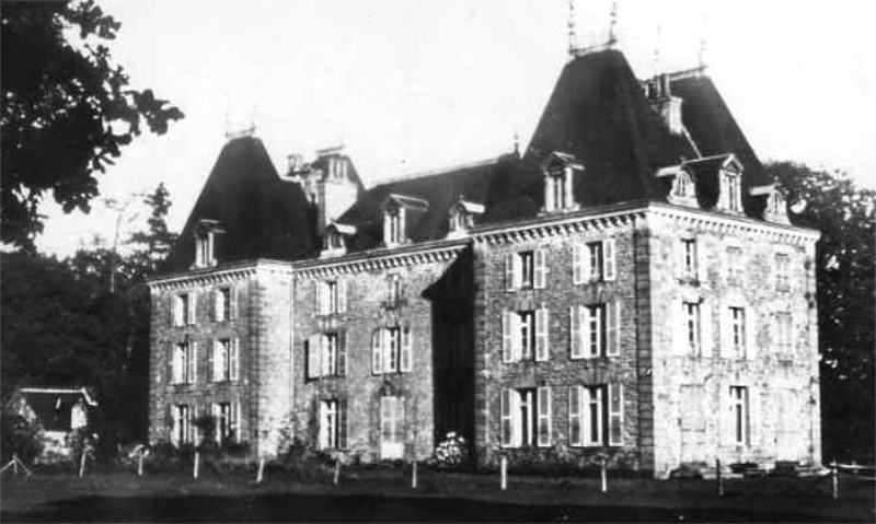 Ville de Penguily (Bretagne) : le château.