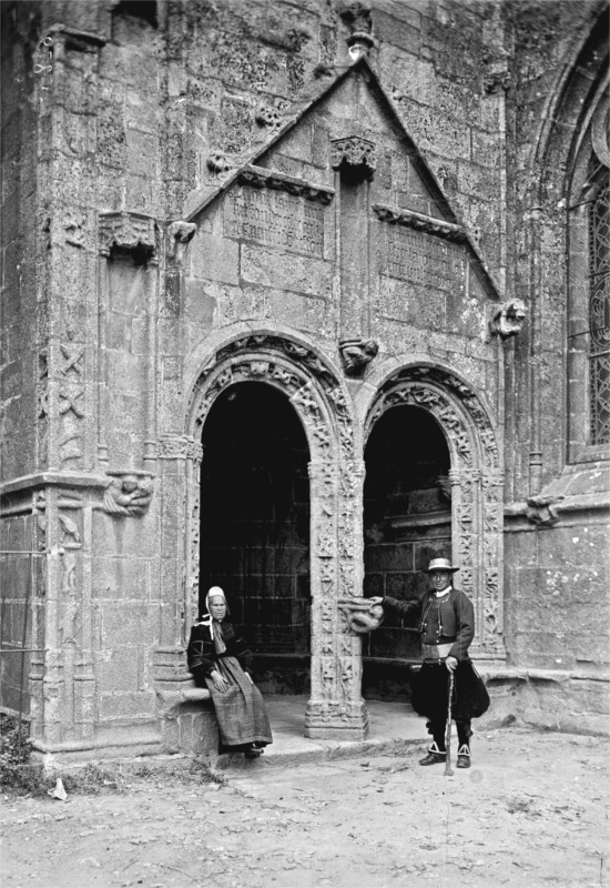 Eglise paroissiale de Penmarch (Bretagne). Photo agence Rol.