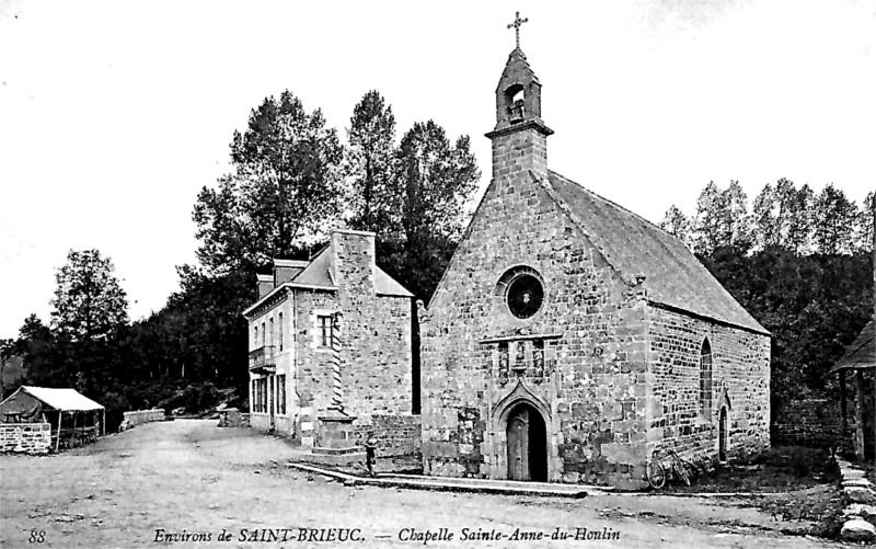 Plaine-Haute (Bretagne) : chapelle Sainte-Anne du Houlin.