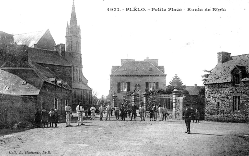 Ville de Pllo (Bretagne).