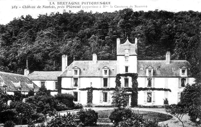 Ville de Pléneuf-Val-André (Bretagne) : château de Nantois..