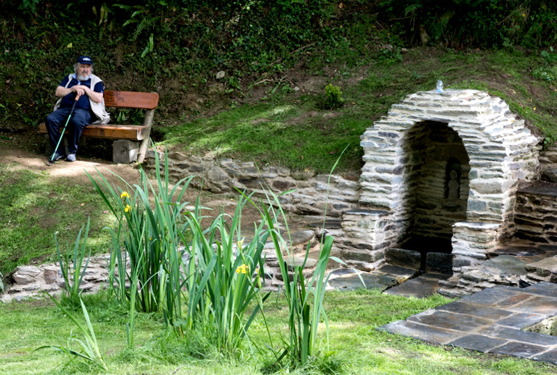 Plestin-les-Grves (Bretagne) : fontane de la chapelle de Saint Haran (ou Saint-Garan).