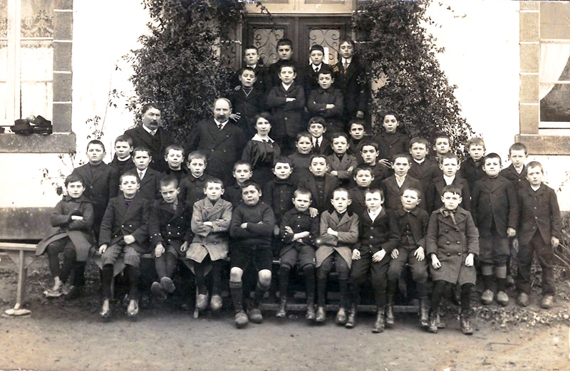 Plestin-les-Grèves (Bretagne) : école du Penker (année scolaire 1916-1917).