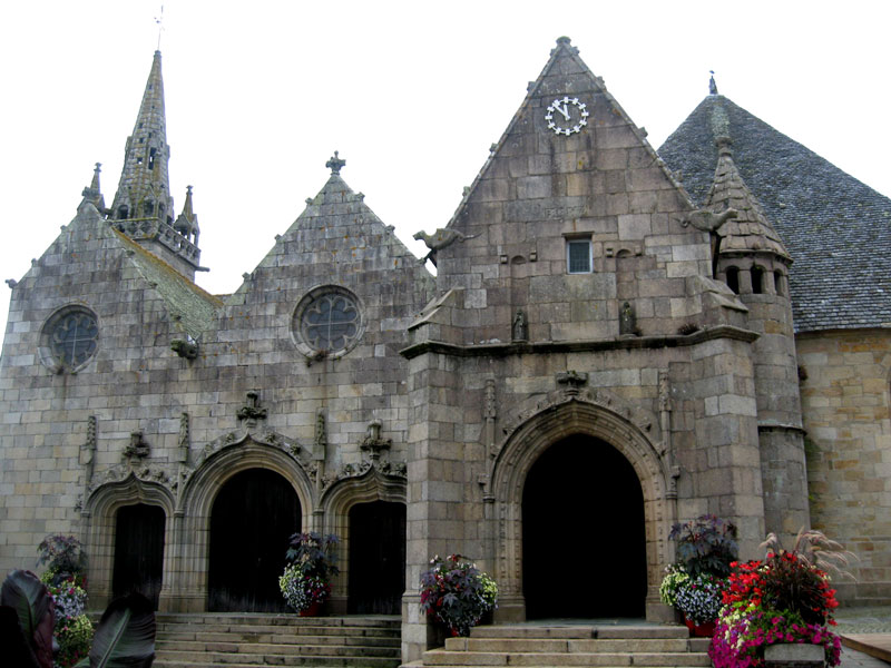 Plestin les Grèves : église de Saint Efflam (Bretagne)