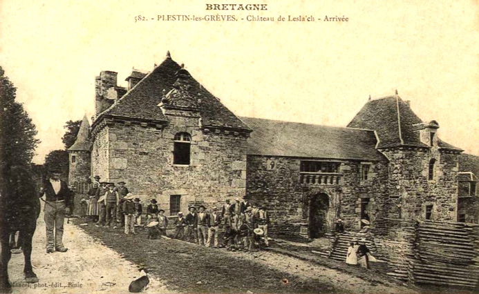 Plestin-les-Grèves (Bretagne) : château de Leslac'h