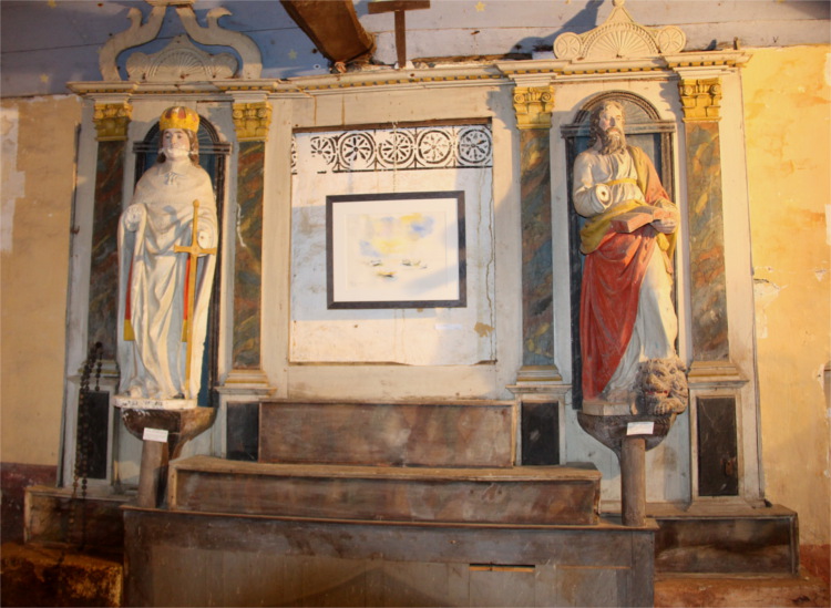 Plestin-les-Grèves (Bretagne) : autel de la chapelle Sainte-Barbe.