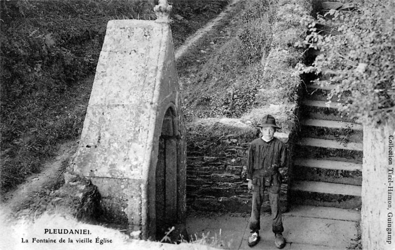 Chapelle de Coz-Ilis en Pleudaniel (Bretagne)