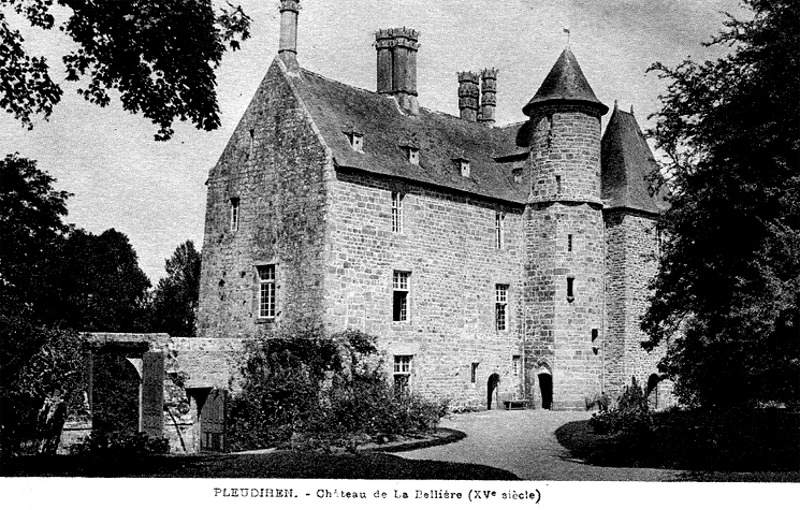 Pleudihen-sur-Rance (Bretagne) : chteau de la Bellire.