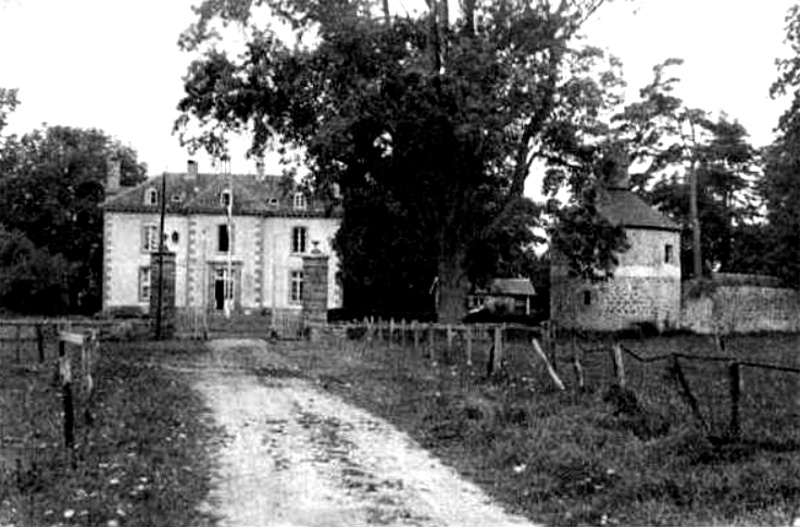 Pleudihen-sur-Rance (Bretagne) : chteau de la Touche.