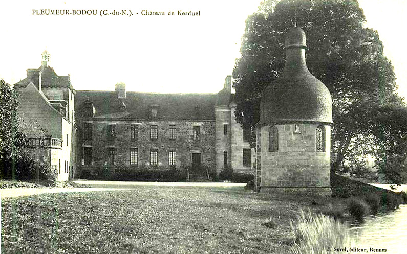 Pleumeur-Bodou (Bretagne) : château de Kerduel