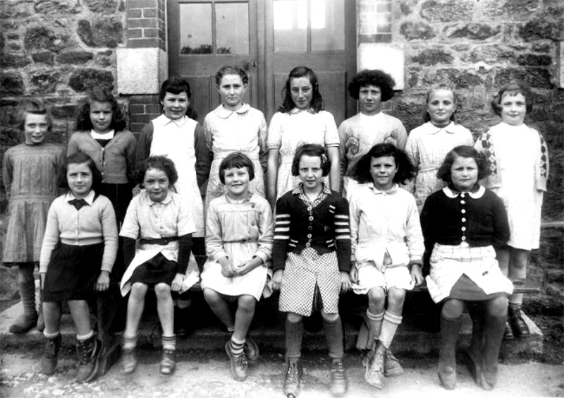 Ecole de Pleurtuit (Bretagne) - anne 1951.