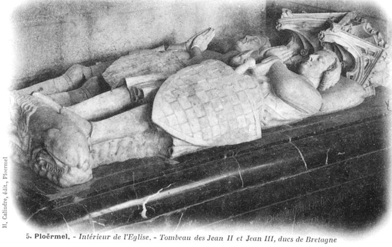 Tombeau des Jean II et Jean III, ducs de Bretagne, dans l'église de Ploërmel (Bretagne).