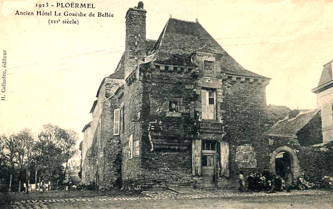 Plormel (Bretagne) : ancien htel de la famille Goasbe de Belle