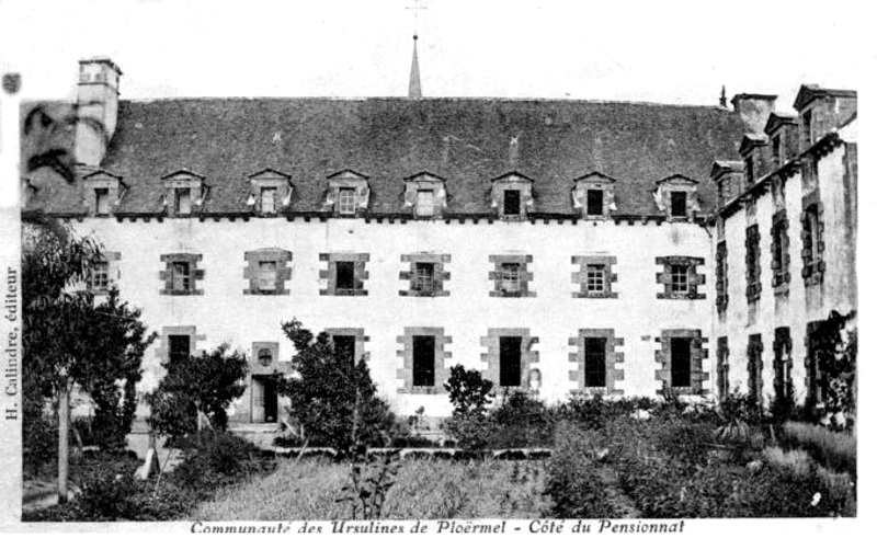 Le couvent des Ursulines de Plormel (Bretagne).